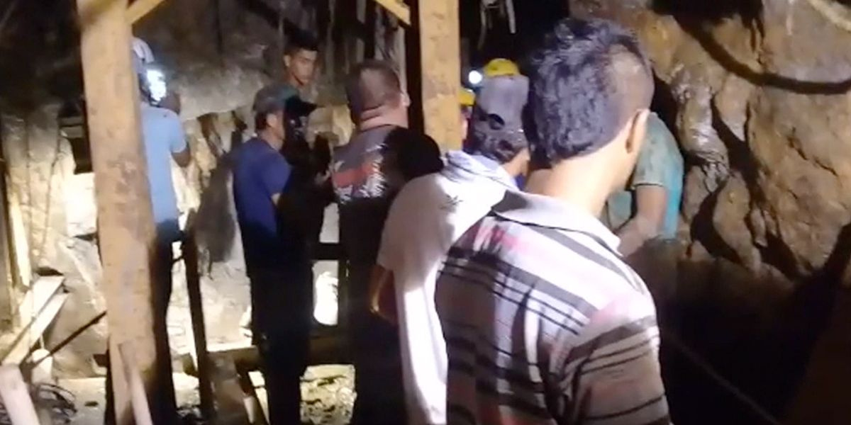 Cuatro personas continúan atrapadas en una mina de oro en Antioquia