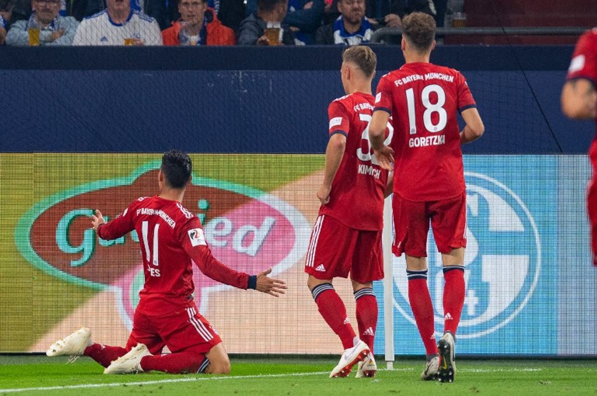 Con un golazo de cabeza, James vuelve a ser figura en el Bayern