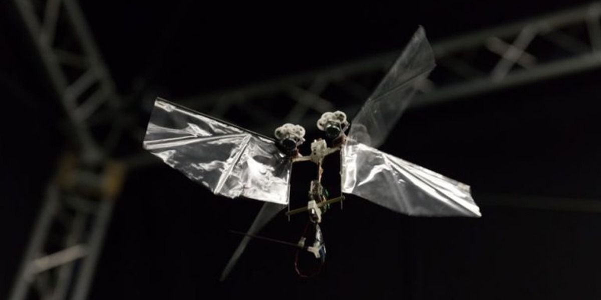Robot volador que maniobra como una mosca 