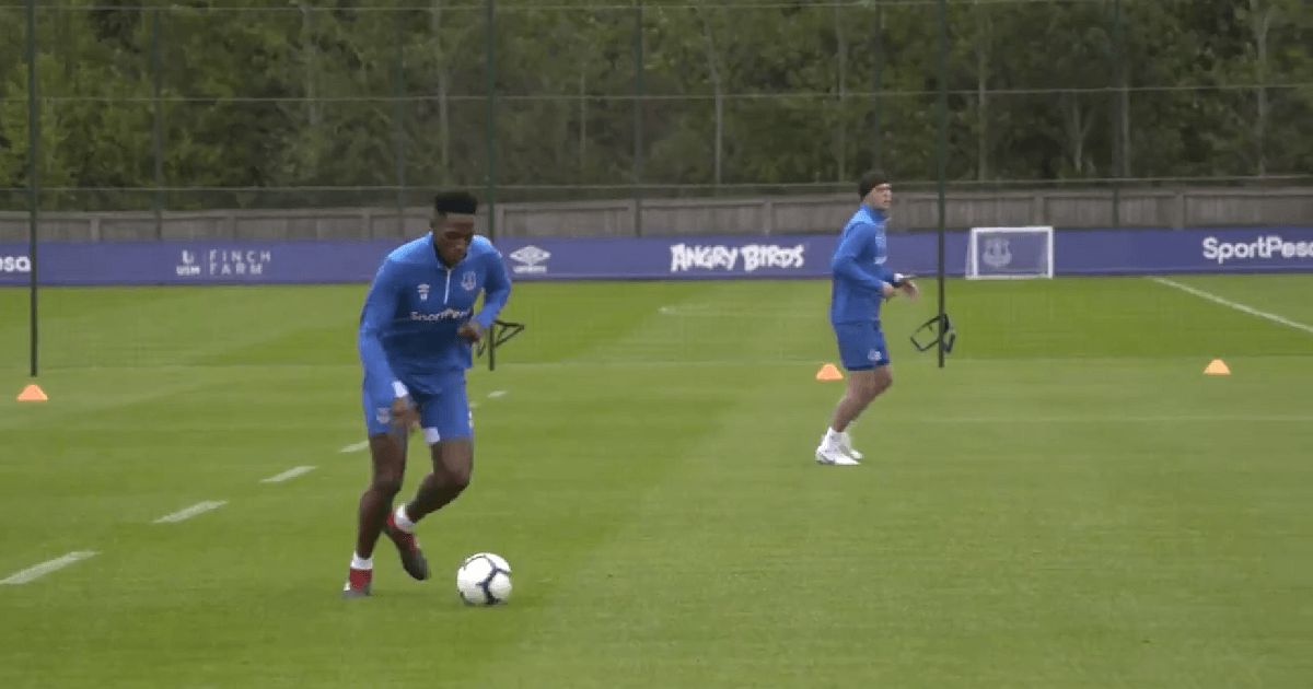 ¿Listo para jugar? Revelan video de Yerry Mina entrenando con el Everton