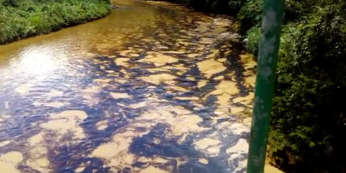 Alerta ambiental por contaminación tras atentado a oleoducto en el Catatumbo