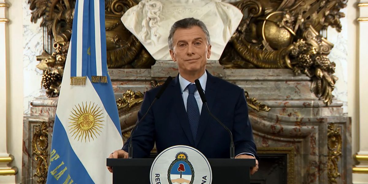 Macri aceptó que Argentina vive una emergencia económica y anunció medidas para contener la crisis