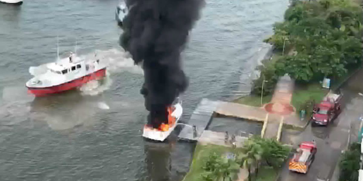 Se incendia yate privado en la bahía de Cartagena