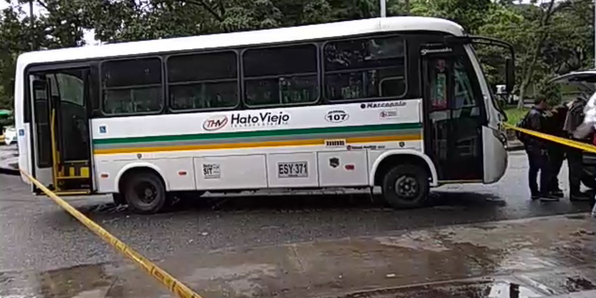 Asesinan a hombre al interior de bus de servicio público en Medellín