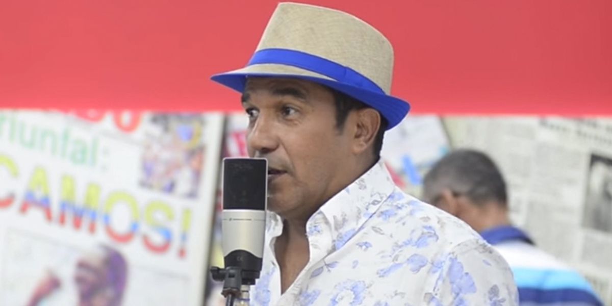 Millonaria condena contra el Checo Acosta por despido de un músico hace 19 años
