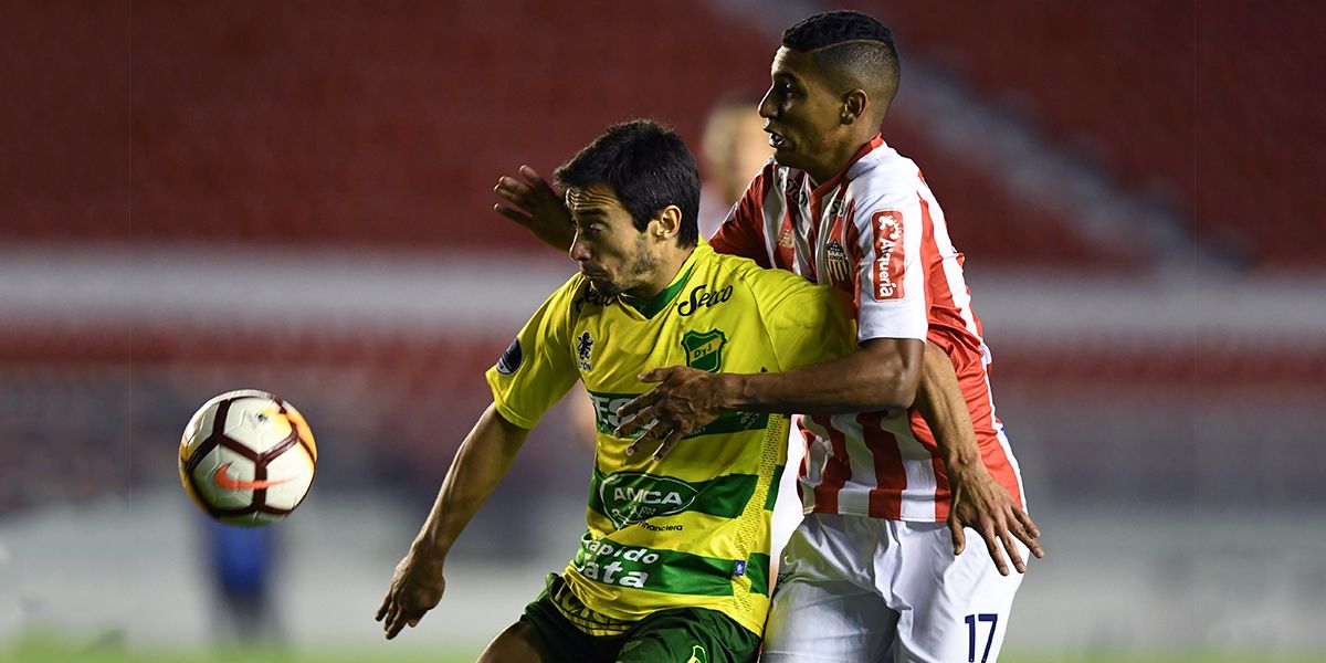 Junior reacciona a tiempo ante Defensa y clasifica a semifinales de Sudamericana