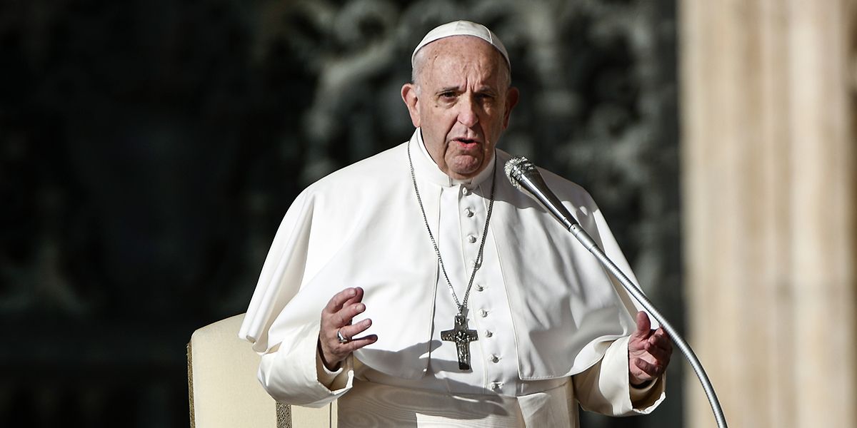 El papa invita a víctimas de abusos a reunión de obispos en febrero