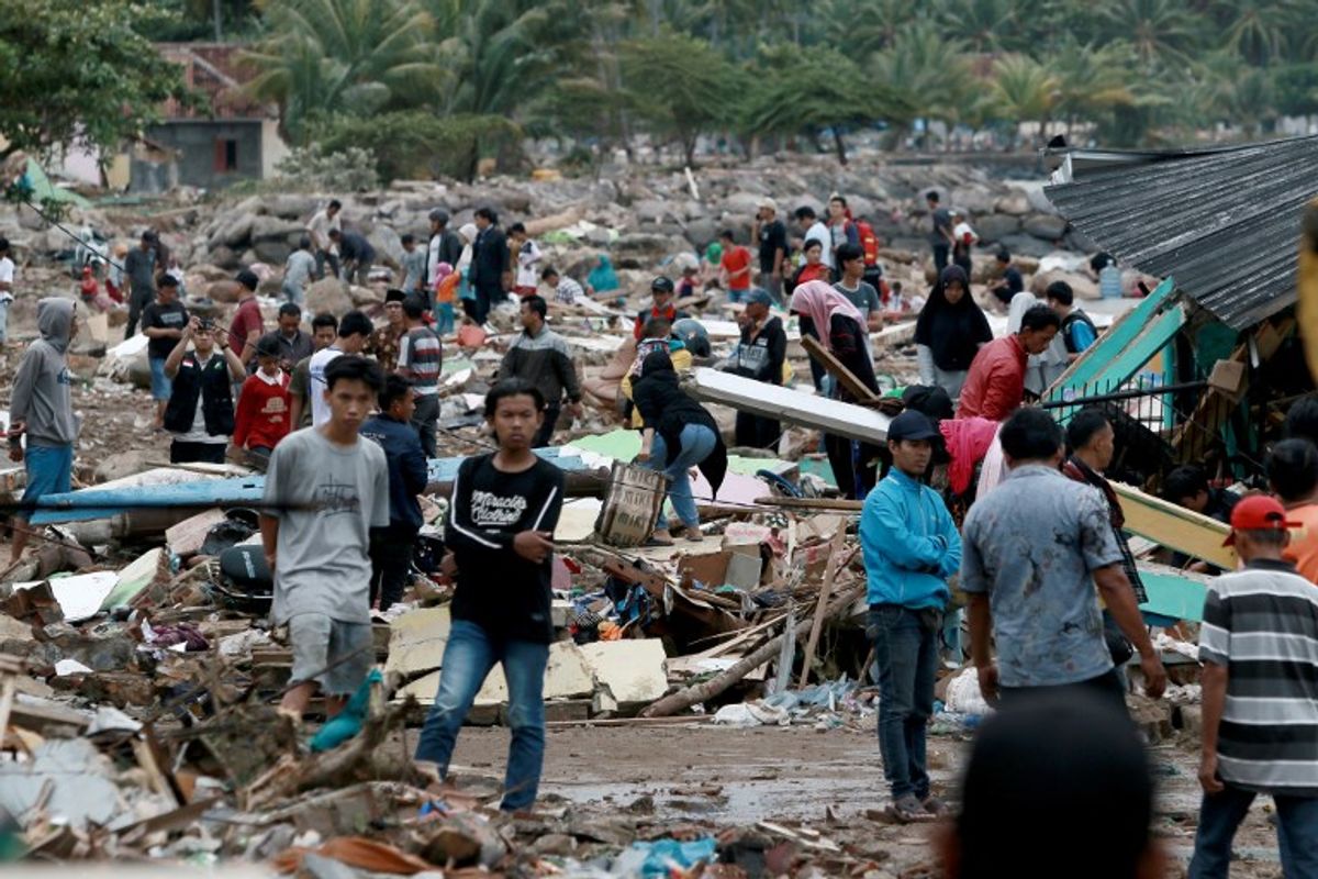 El balance del tsunami en Indonesia se eleva a 222 muertos
