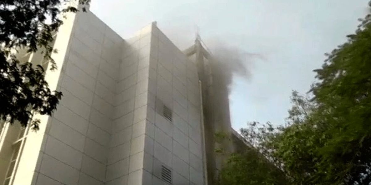 Al menos cinco muertos y 142 heridos tras incendio en hospital de India