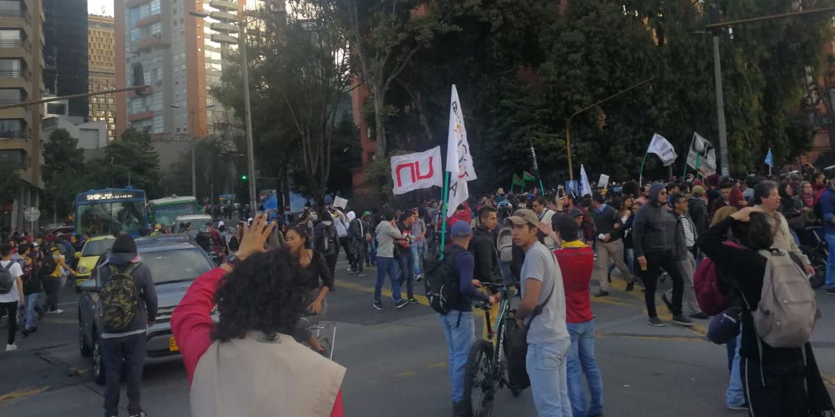 Marchas en Bogotá presentaron fuertes disturbios entre estudiantes y Esmad