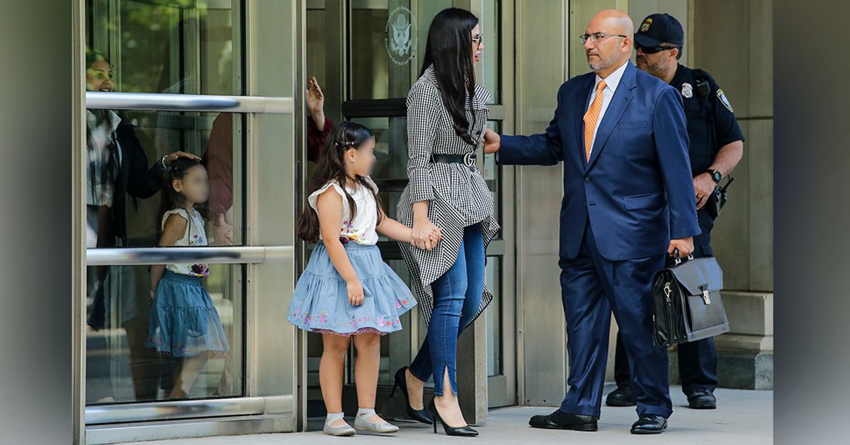 Joaquín ‘El Chapo’ Guzmán recibe la visita de sus hijas gemelas en la corte