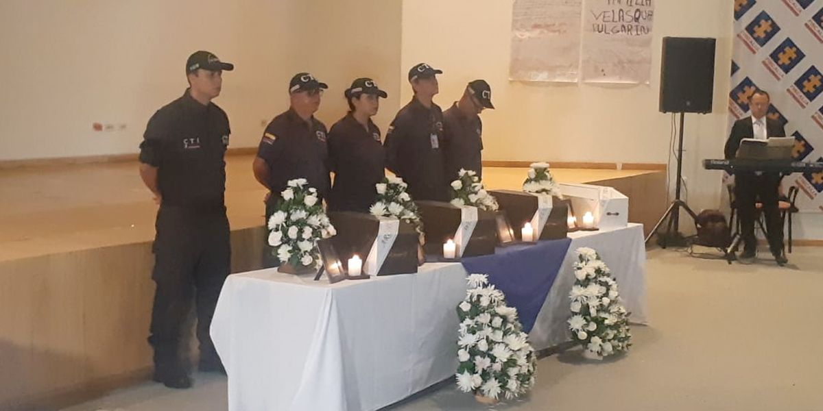 Fiscalía entrega restos de cuatro víctimas del conflicto armado a sus familiares en Antioquia