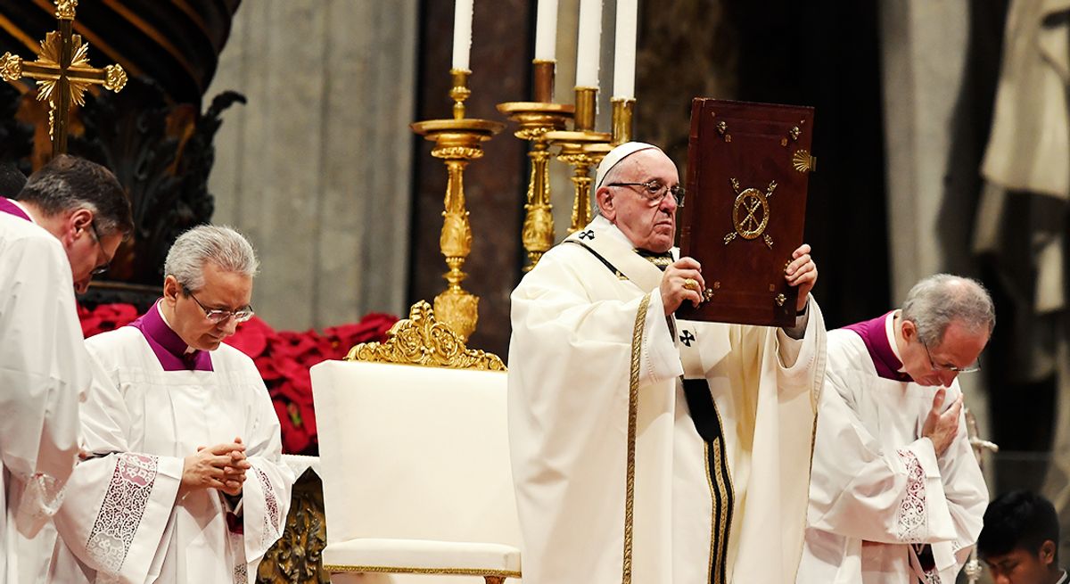 El papa clama en misa de Gallo contra la avidez de la humanidad
