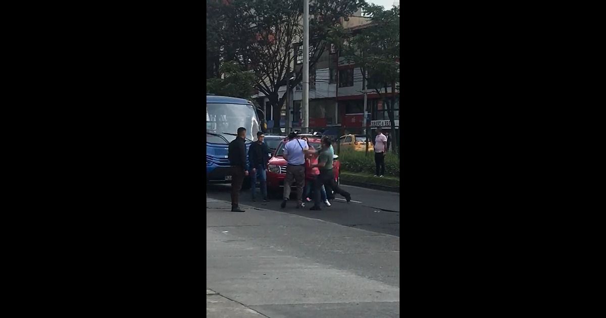 Sangrienta pelea con palos y correas entre conductor de SITP y dos ciudadanos