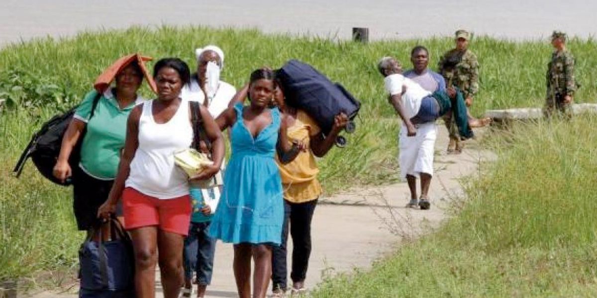 Al menos 700 personas desplazadas por enfrentamientos de grupos ilegales en Tumaco