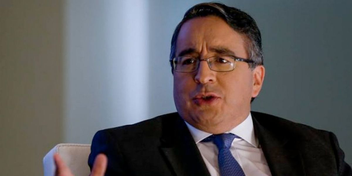 Suspenden e inhabilitan a exsuperintendente de Salud por abuso de sus funciones