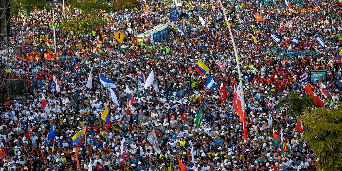 Miles de peregrinos esperan arribo del papa a Panamá