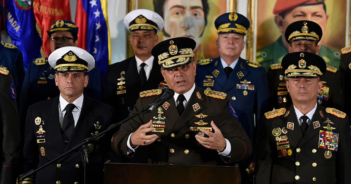 Ministro de Defensa de Venezuela denuncia un ‘golpe de Estado’