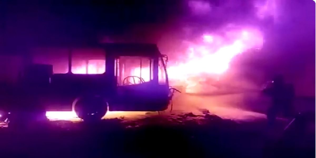 Incendio en parqueadero de SITP deja cuatro buses afectados