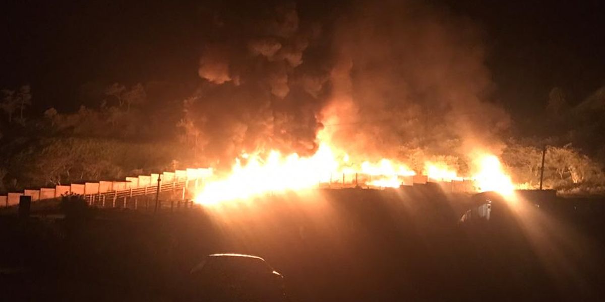 Atentado contra oleoducto causa gran incendio en Mallama, Nariño