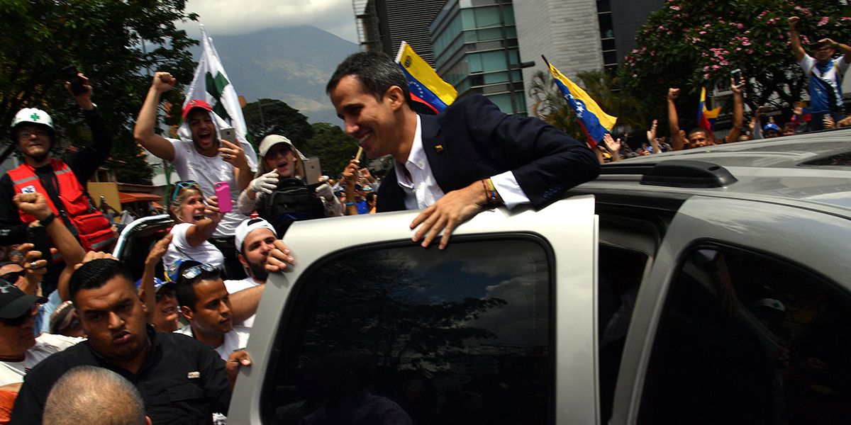 Juan Guaidó regresó a Venezuela en medio de multitudinario recibimiento