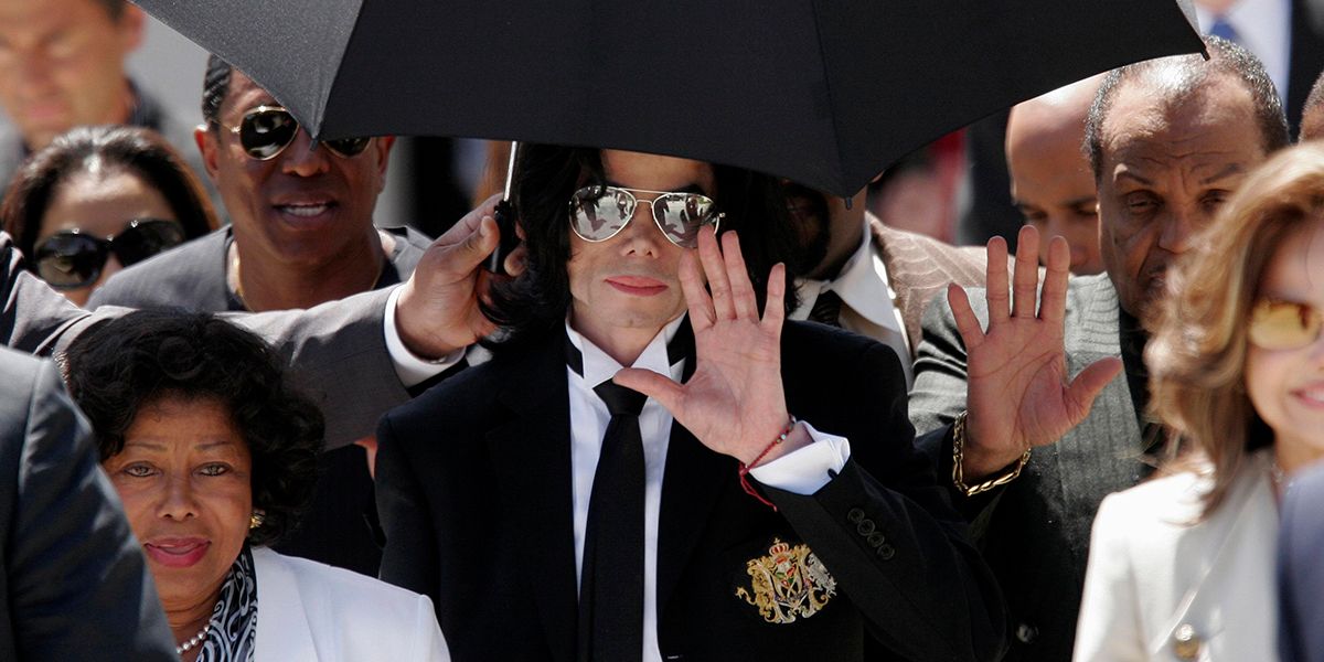 Hombres aseguran que Michael Jackson abusó de ellos cientos de veces
