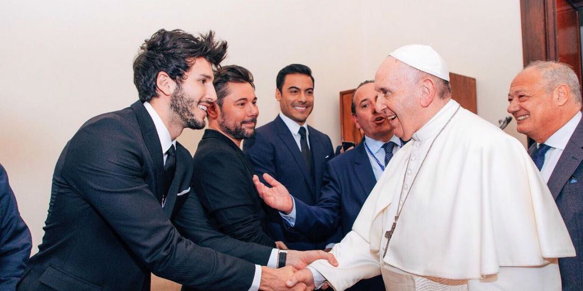 Sebastián Yatra será el nuevo “emisario” del Papa Francisco en Colombia