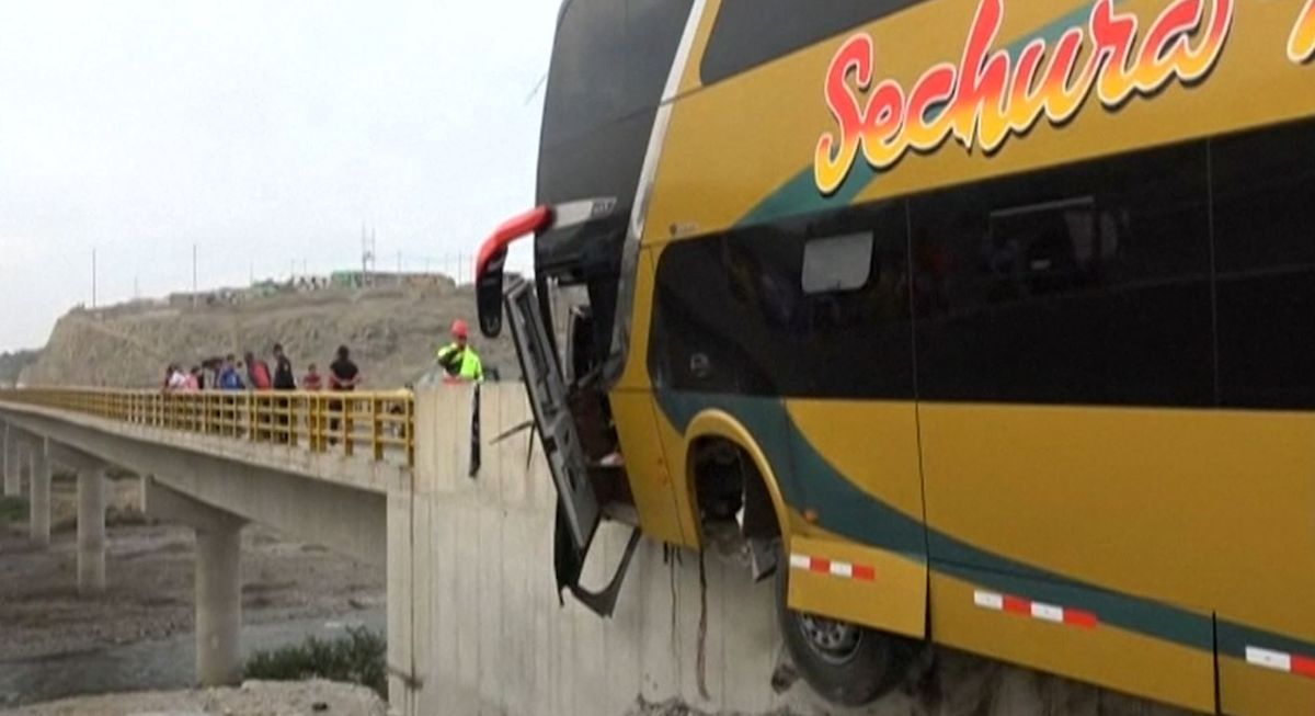 Mueren ocho personas en accidente de bus con delegación que iba a sepelio de Alan García