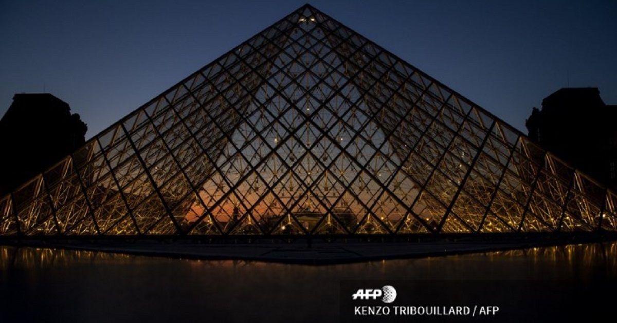 El Louvre hace corta pregunta en redes y el más creativo podrá pasar la noche en el museo