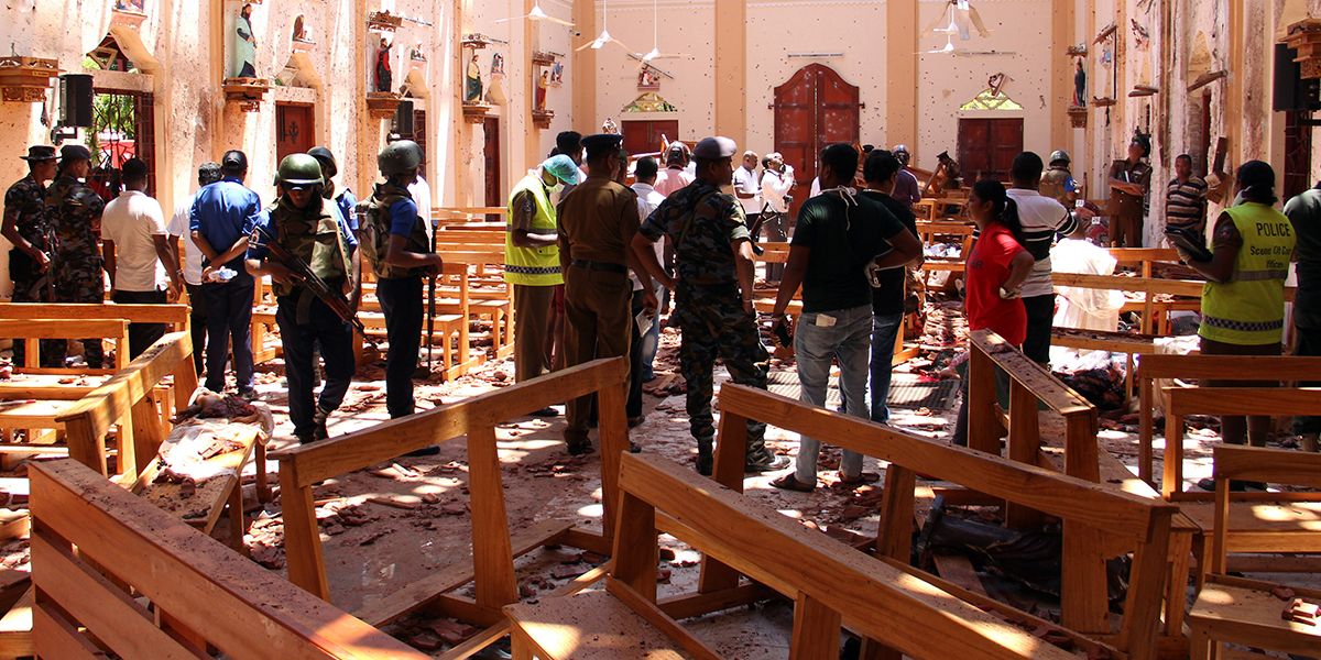 Varios atacantes suicidas se inmolaron en atentados en serie en Sri Lanka