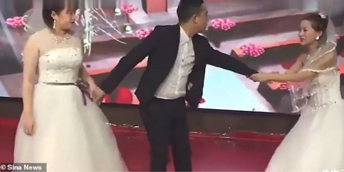 Mujer llegó vestida de novia a la boda de su ex para rogarle que se casara con ella
