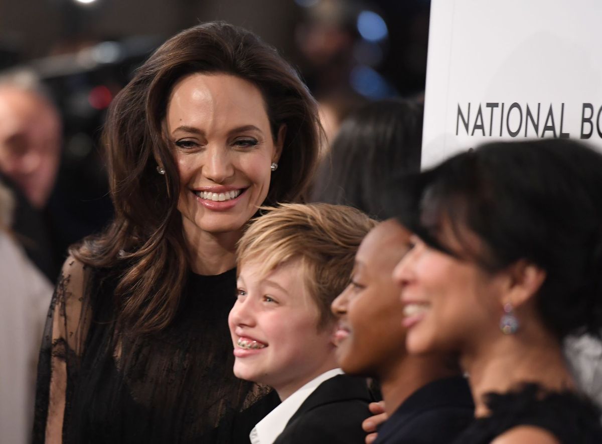 Hija de Angelina Jolie y Brad Pitt habría iniciado tratamiento para cambio de sexo