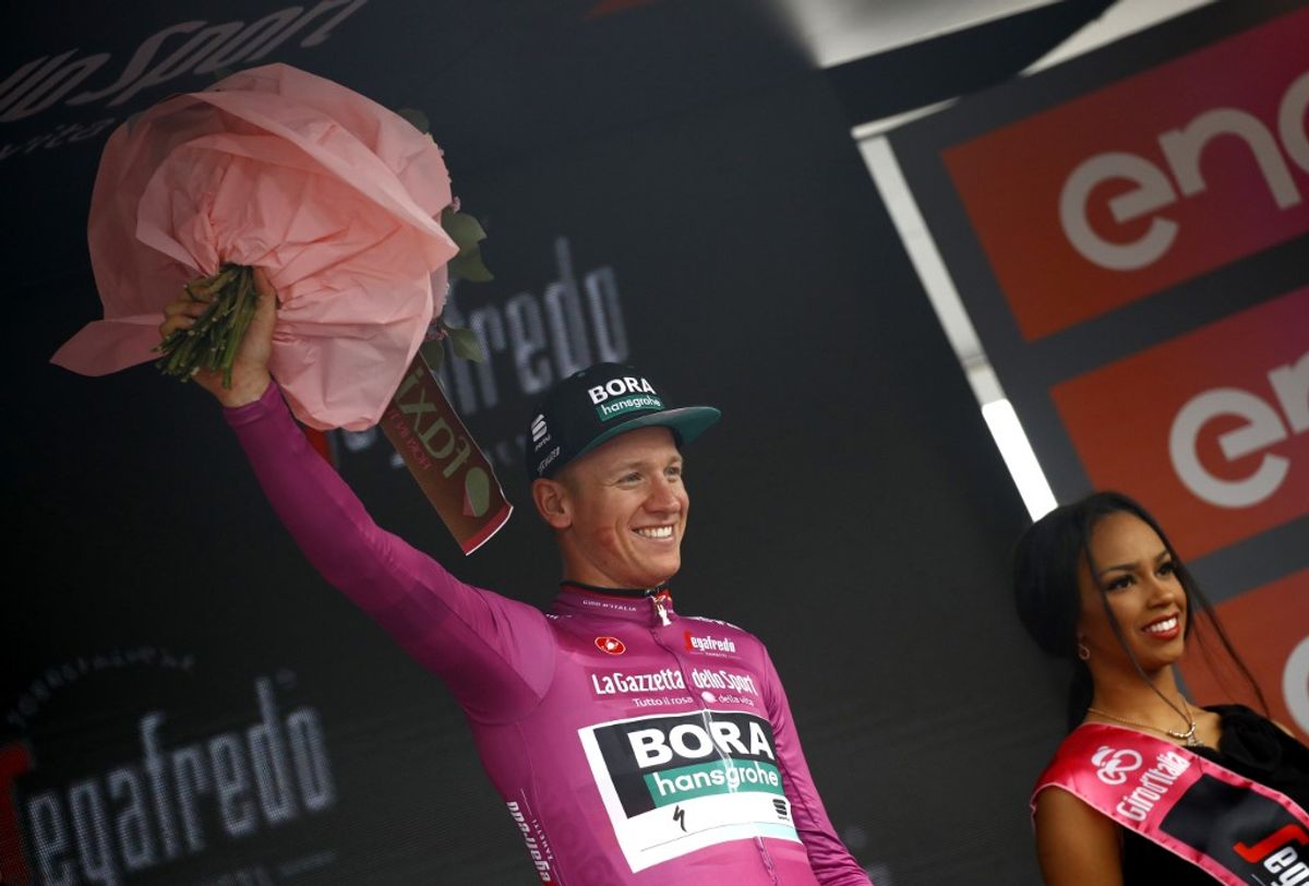 Ackermann gana al esprint y Roglic se mantiene líder en el Giro