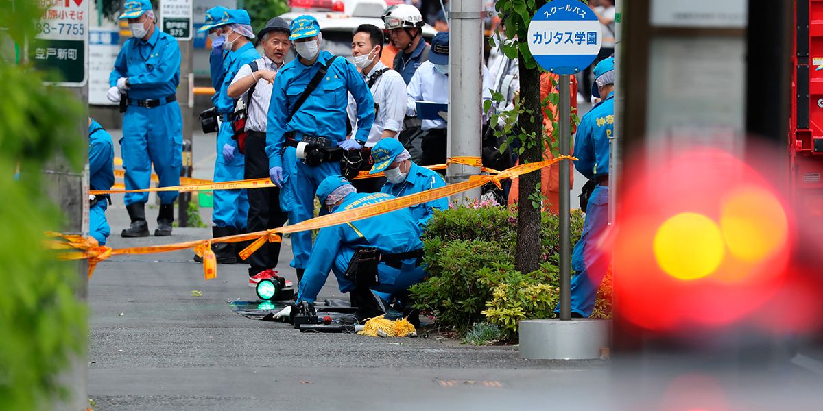 Dos muertos y 17 heridos deja ataque con cuchillo en Japón