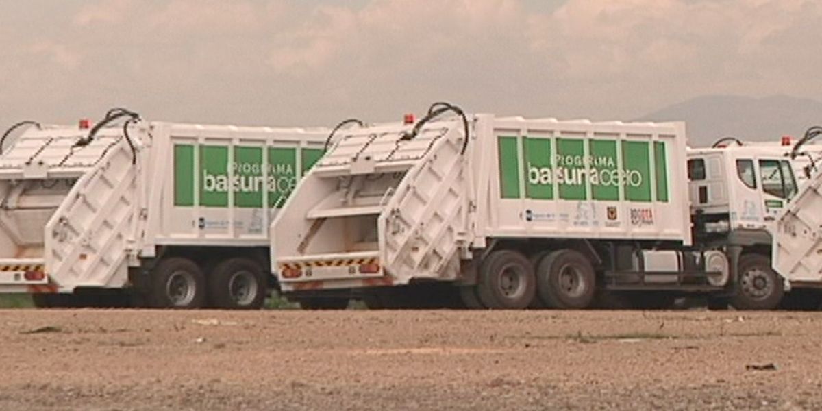 Subastan camiones de basura comprados por alcaldía de Petro: 50 % es chatarra