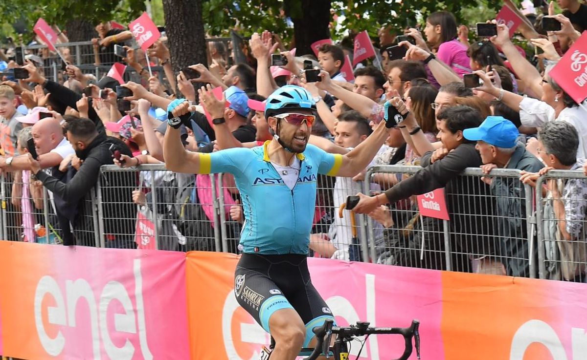 Roglic se cayó y perdió tiempo; Dario Cataldo ganó la etapa en el Giro