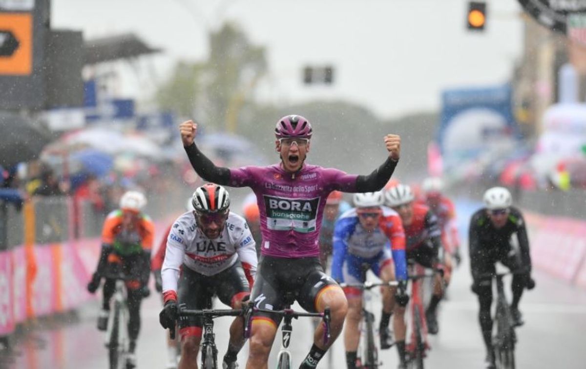 Ackermann ganó la quinta etapa del Giro; Gaviria terminó segundo