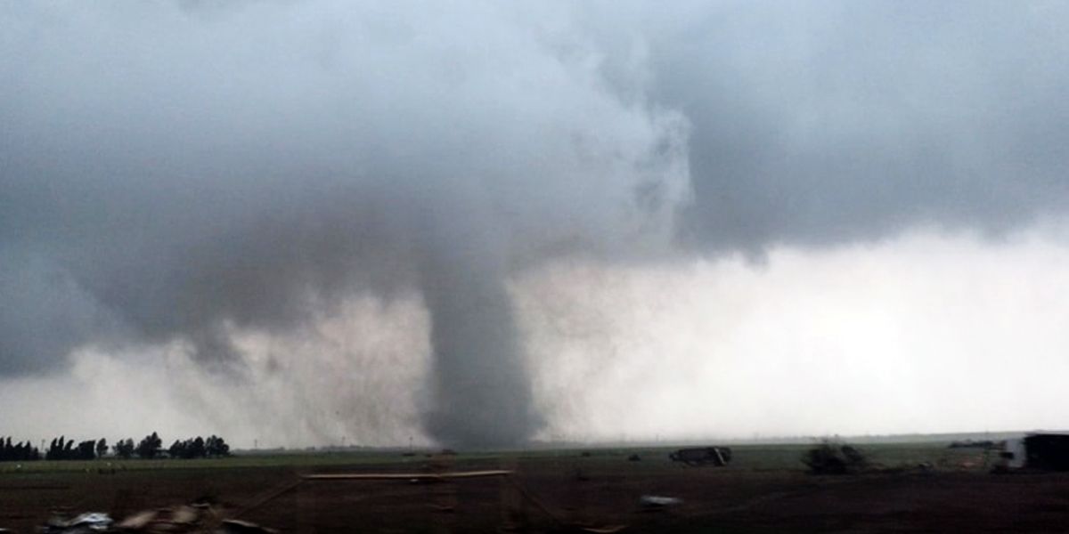Al menos tres muertos deja violento tornado en Misuri, EE. UU.