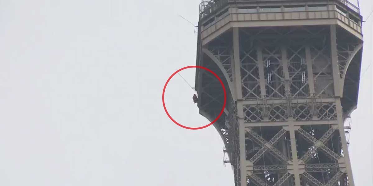 Cierran Torre Eiffel por presencia de hombre escalando el monumento