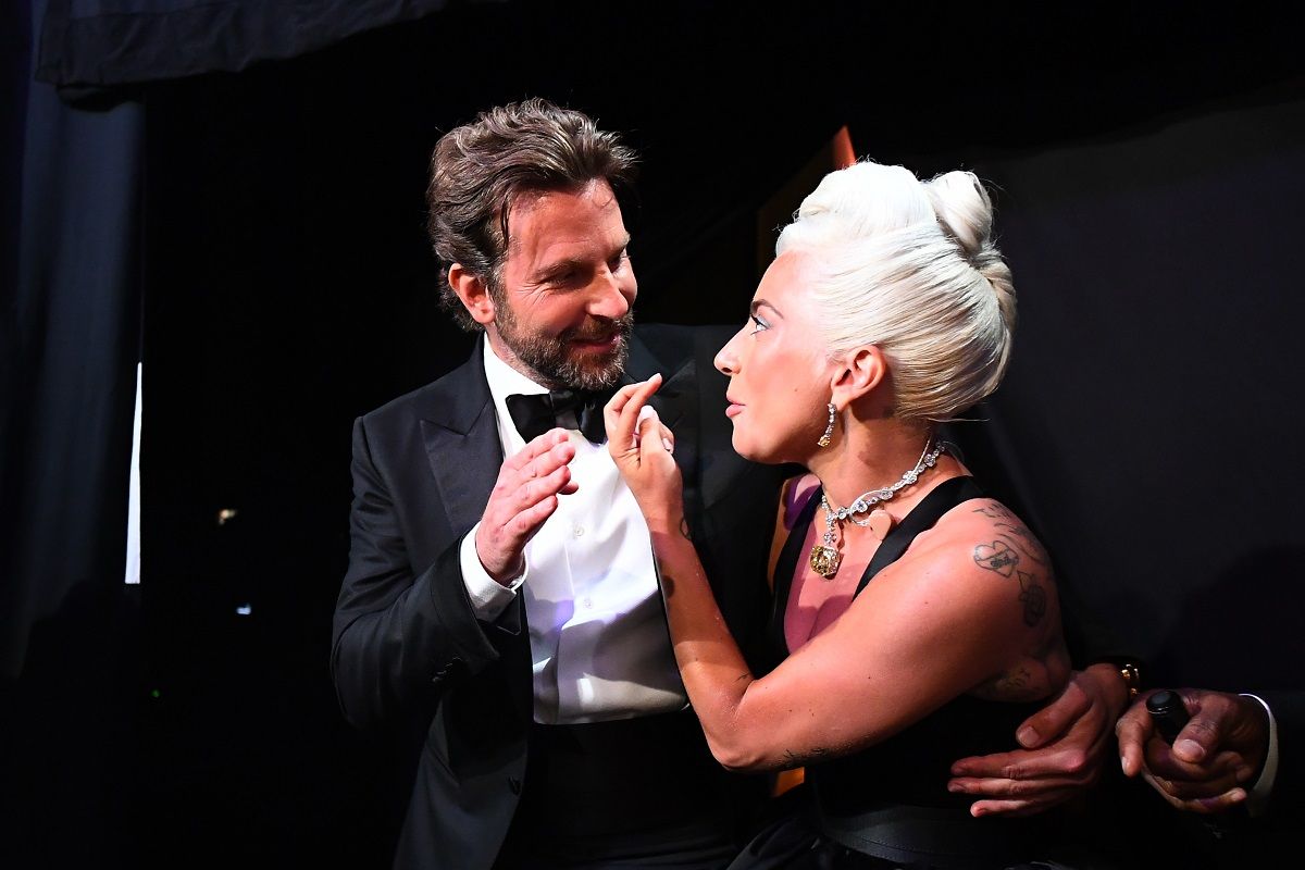 Pillan a Lady Gaga saliendo de la casa de Bradley Cooper