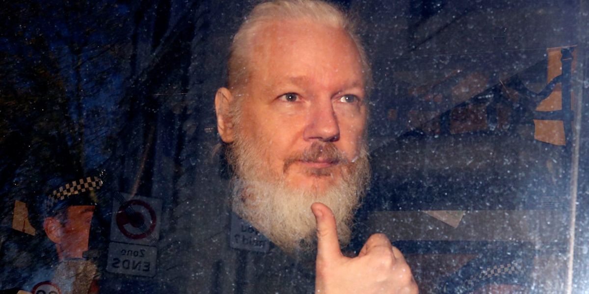 Reino Unido firma la orden de extradición de Julian Assange a EE. UU.