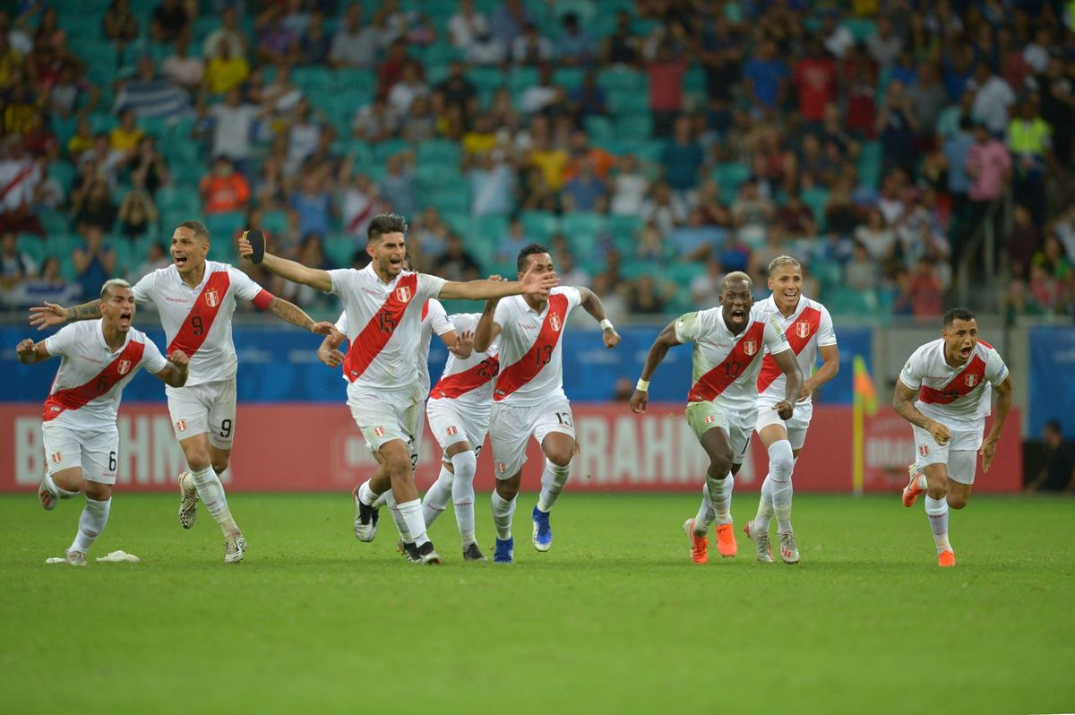Gallese le atajó el penal a Luis Suárez y Perú se metió en semis de Copa América otra vez