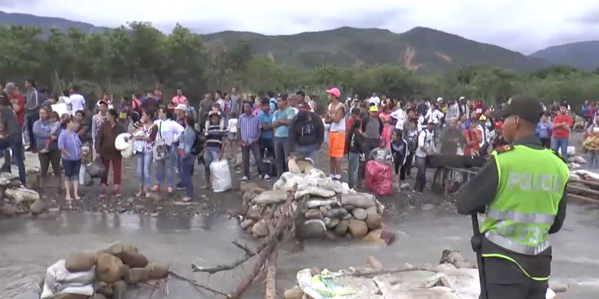 Autoridades impiden paso de migrantes venezolanos por trochas de frontera