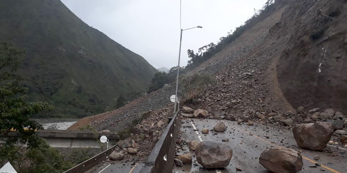 ‘Vía Bogotá – Villavicencio podría estar cerrada hasta tres meses’: Gobierno