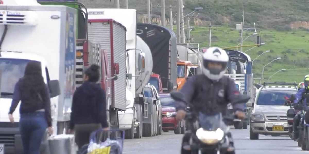 Millonarias pérdidas por cierre en la vía Bogotá – Villavicencio