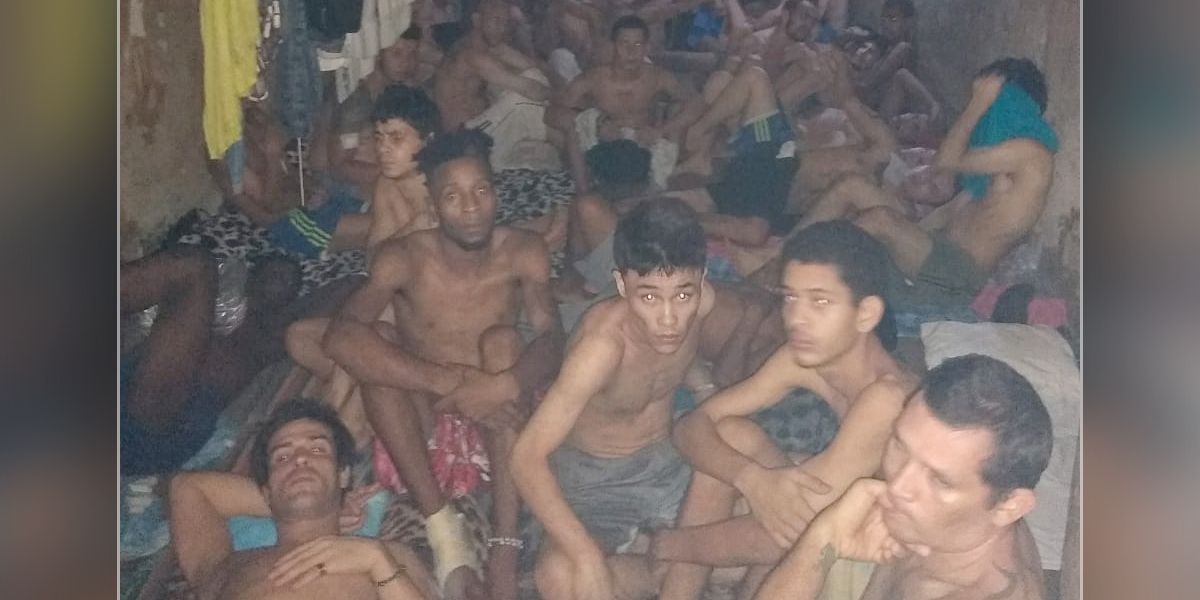 En una celda para 100 presos, hay 400 detenidos en una estación de Policía de Medellín