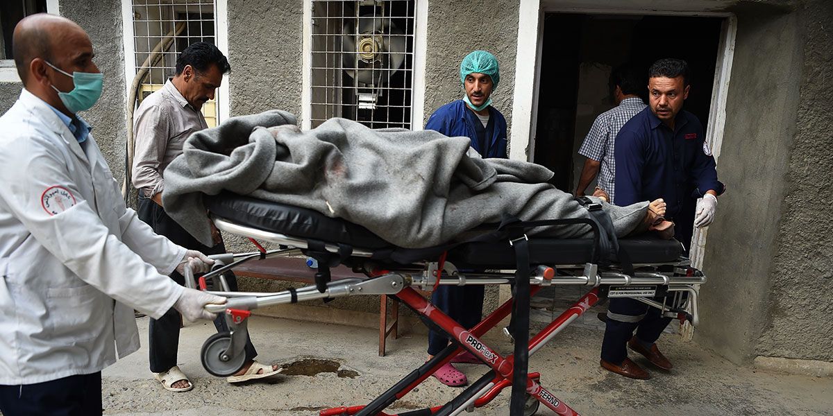 Al menos 34 muertos por explosivo que se activó al paso de un bus en Afganistán