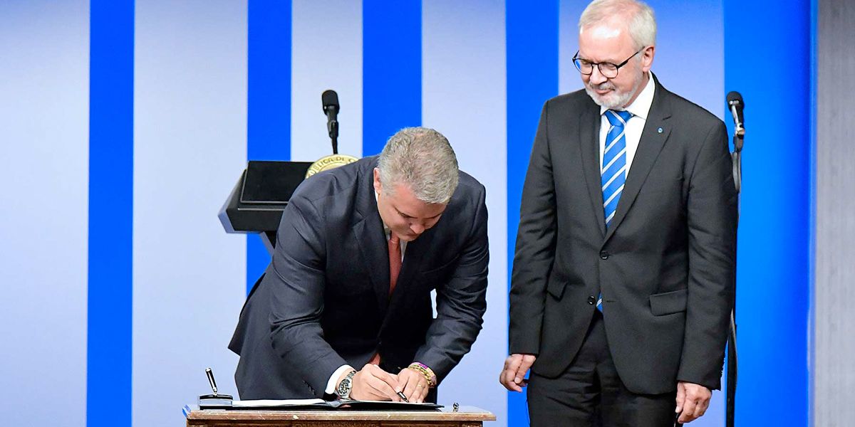 Colombia y UE firman acuerdo para apoyar empresas en el posconflicto