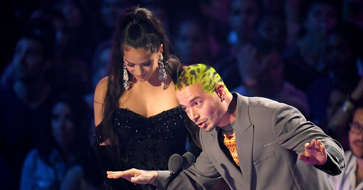 La polémica reacción de J Balvin y Rosalía al ganar el MTV Video Music Awards
