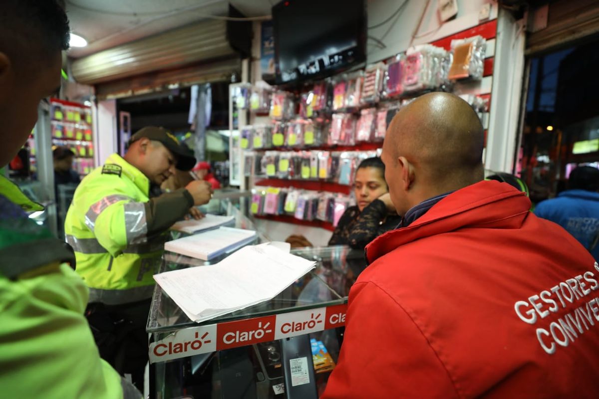 Operativo en Suba contra la venta de objetos robados y de contrabando